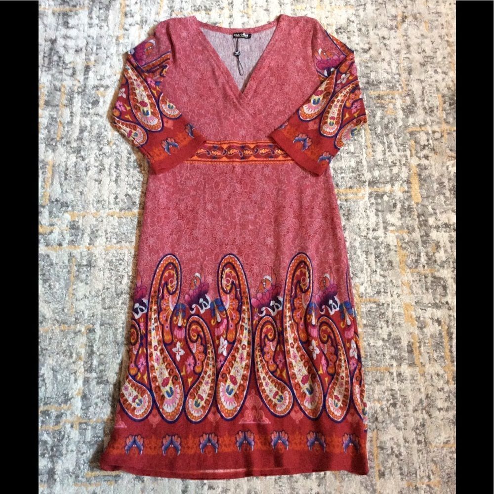 WHITE MARK V NECK SWEATER DRESS! GREAT DETAILS! XL